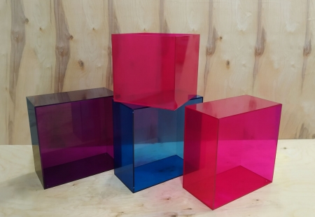Декоративные кубы для оформления витрины магазина LEVRANA