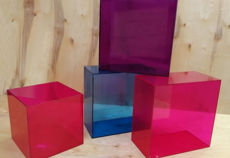 Декоративные кубы для оформления витрины магазина LEVRANA